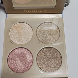 NEW Lunar Beauty Moonshroom Highlighter Palette